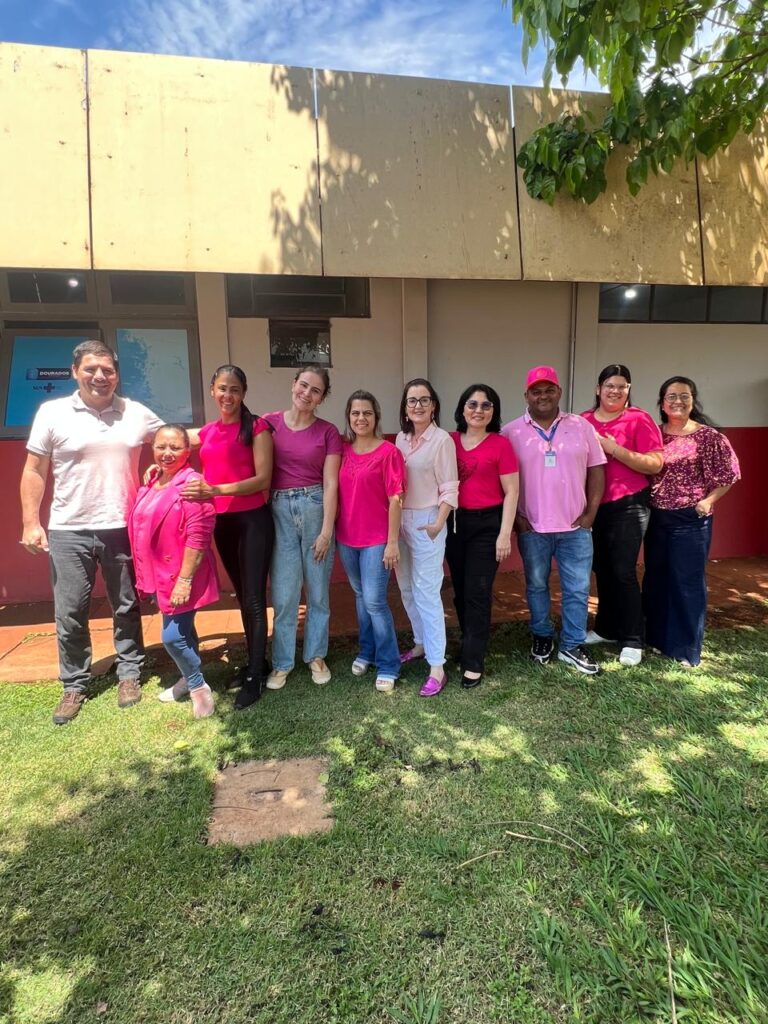 Servidores do PAM aderem ao Outubro Rosa e colorem unidade de rosa em Dourados Servidores do PAM aderem ao Outubro Rosa e colorem unidade de rosa em Dourados
